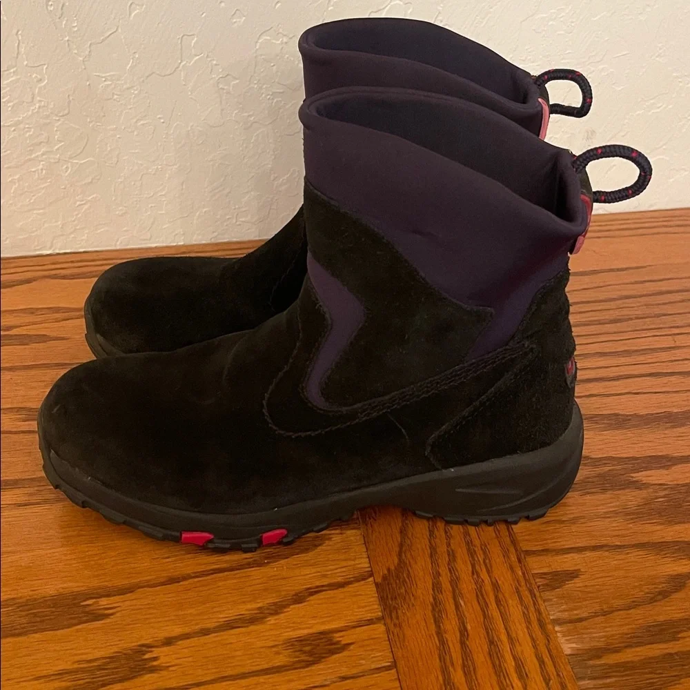 L.L. Bean 3M Thinsulate Black and Purple Winter Boots women’s size 8